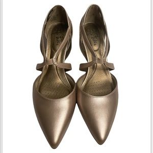 Life Stride Seamless Rose Gold Dress Pump